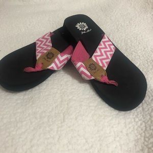 Yellow Box Pink and White Flip Flop Sandals Size 7.5